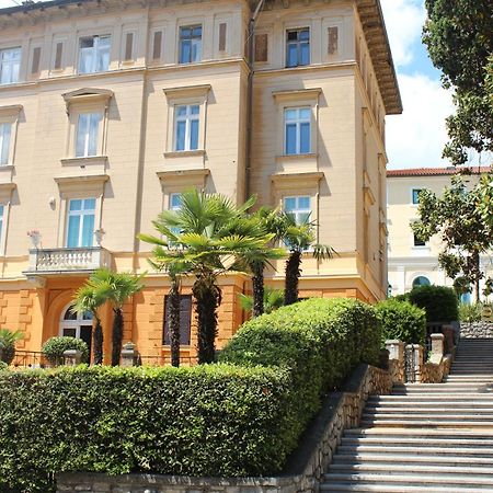 Sunny Park Opatija Apartamento Exterior foto